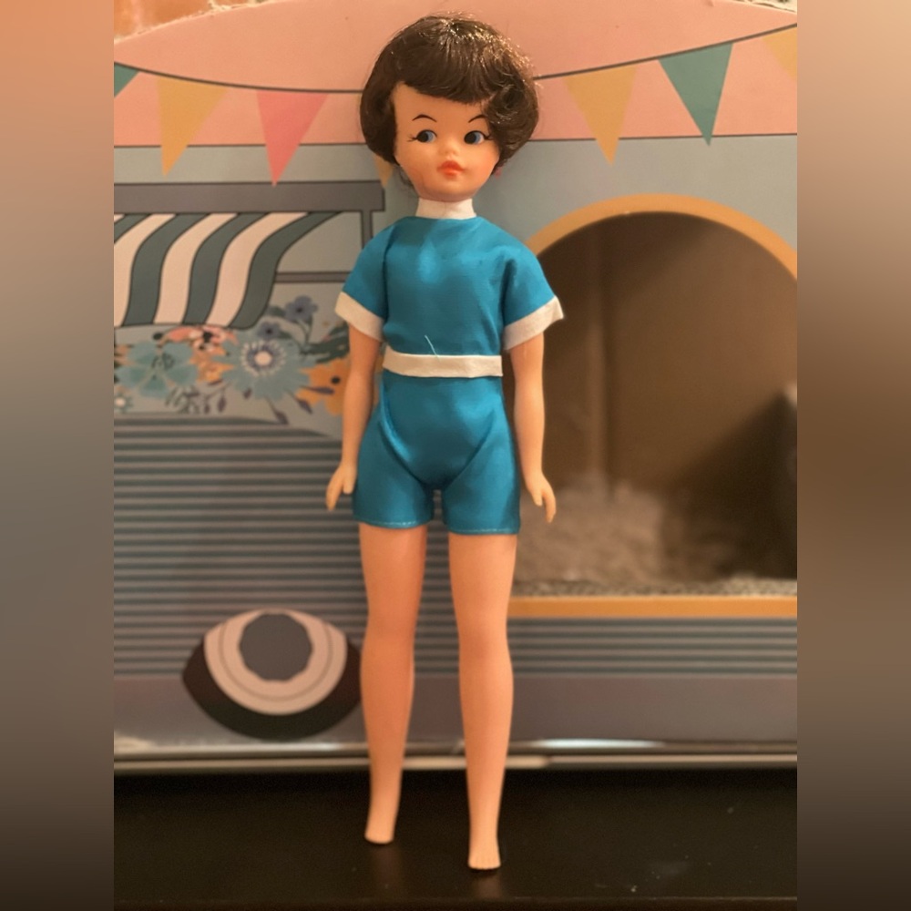 Vintage 1960’s collectible Lorna doll brunette. Mint.